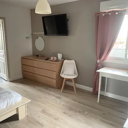 La Des Demoiselles - 2 Communicantes 3*